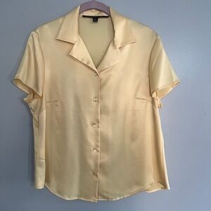 Kasper Pale Yellow Satin Short Sleeve Button Down Blouse size 12 preppy polished